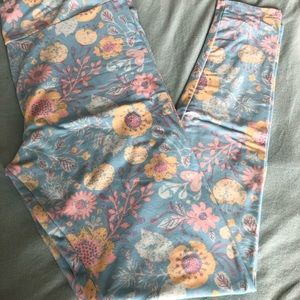 🔥HOT PRICE🔥 Lularoe Tall&Curvy leggings